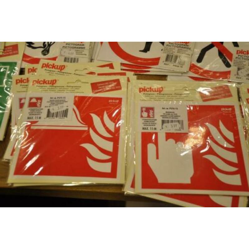 partij grote pictogrammen/ waarschuwings stickers 141 stuks