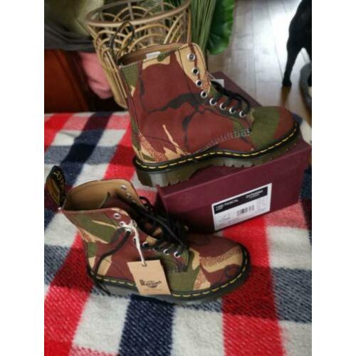 Dr martens made in England camo 36
