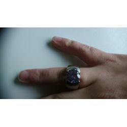 Melano ring met 3 stenen maat 62