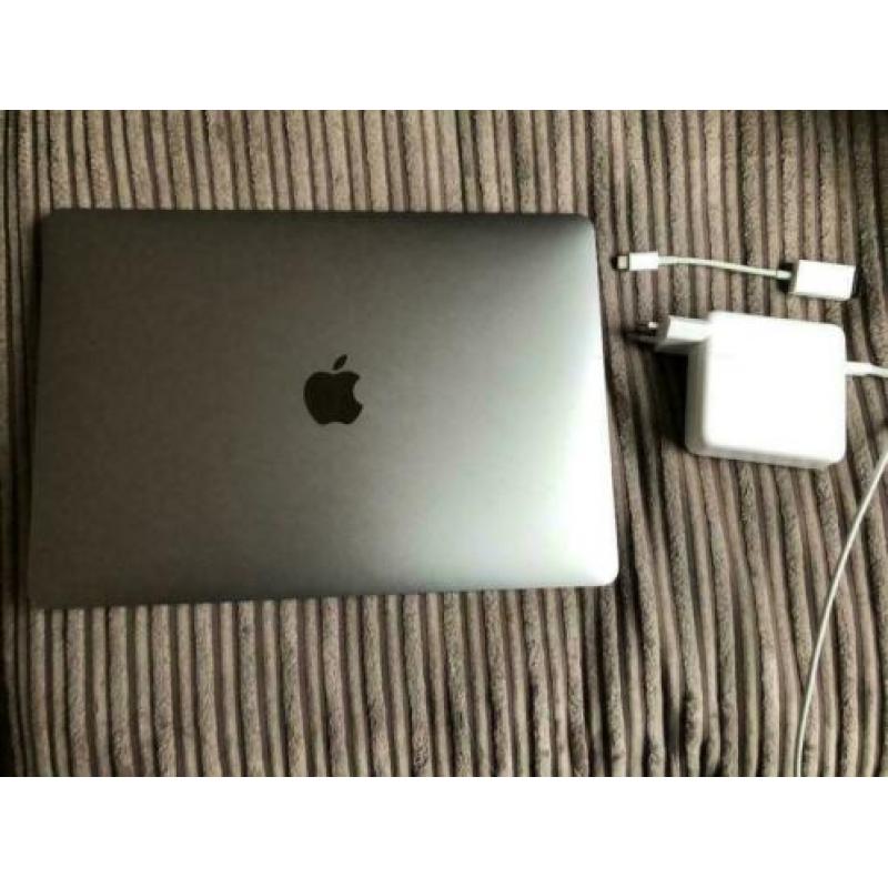 MacBook Pro I 7 processor 2017