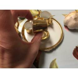 Jimenau goud porcelein mini servies. Poppenhuis servies.