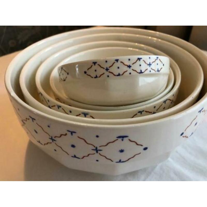 Set van 5 schalen / nesting bowls - Granit, Hungary