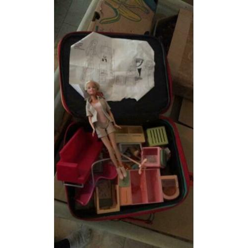 Barbie dierenkliniek plus extra meubels!