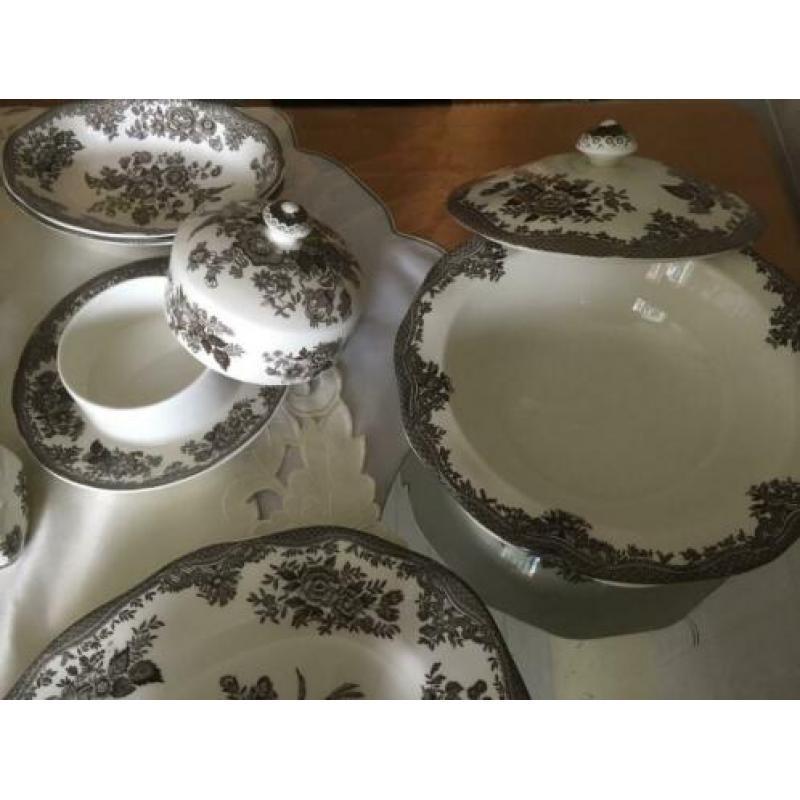 Engels Wedgwood servies