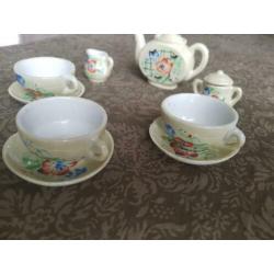 Antiek poppenhuis servies miniatuur servies