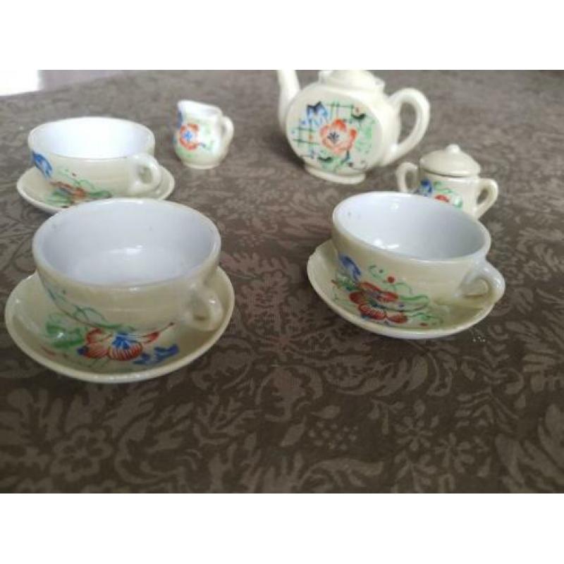 Antiek poppenhuis servies miniatuur servies