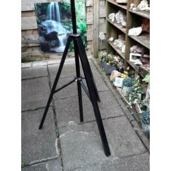 4 grote statieven voor lamp installatie