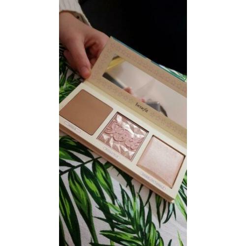 Benefit cosmetics, pretty in de usa palette