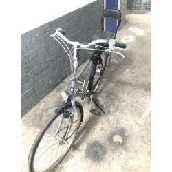 Goede heren fiets met kinderstoeltje met AXA slotje