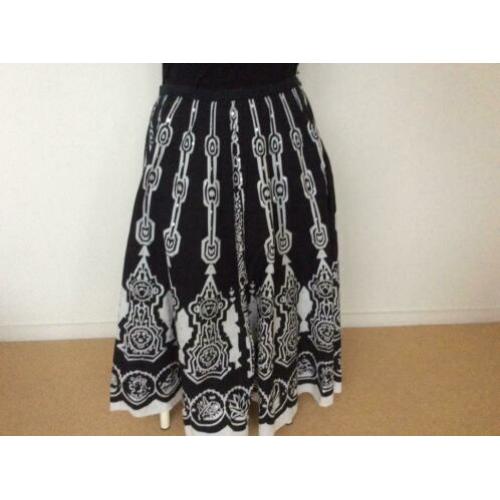 Mooie Malvin zwart/wit Aztec folklore rok van maat 40, M
