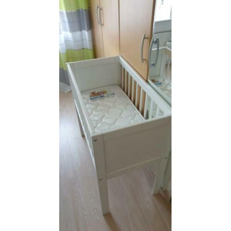 Baby bedje + extras