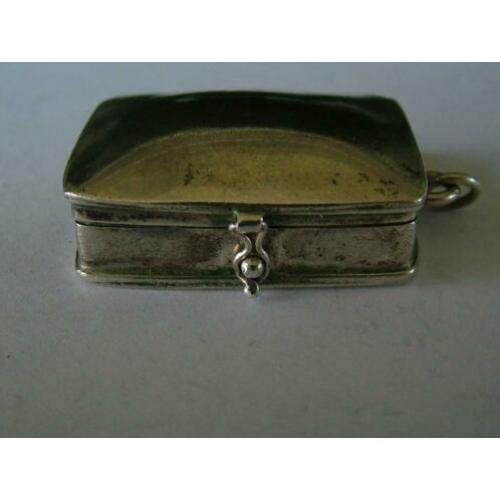 Oude zilveren hanger, Doosje.