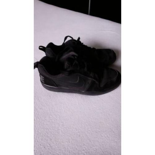 Nike schoenen zwart maat 37,5
