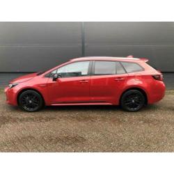 Toyota Corolla Touring Sports 1.8 Hybrid Dynamic Red Black |