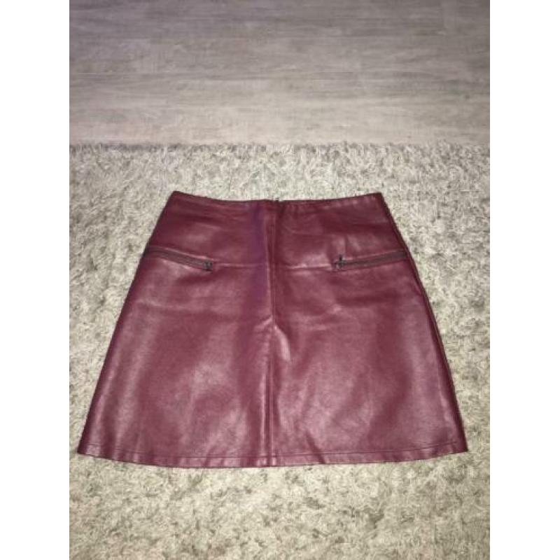Zara imitatie leer rok rokje stoer bordeaux rood m 40 zgan