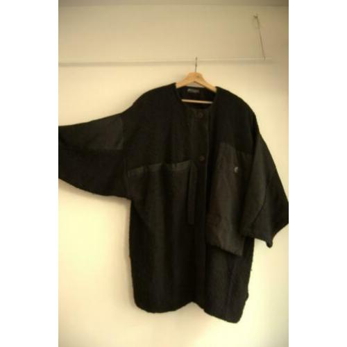 Zwart wollen jasje - grote maten kleding
