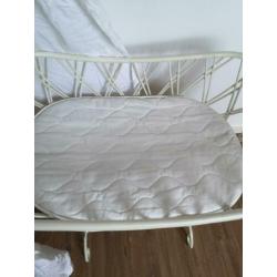 Mooie rotan/boho retro wieg, helemaal van nu!