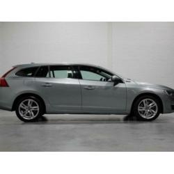 v.a. € 237 p/m | Volvo V60 let op 2.4 D6 AWD Plug-In Hybrid