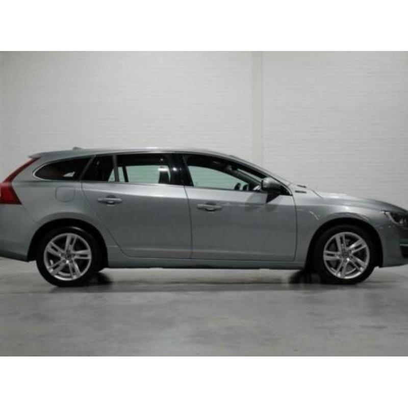 v.a. € 237 p/m | Volvo V60 let op 2.4 D6 AWD Plug-In Hybrid