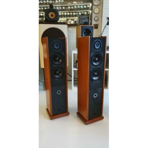 LAMBA JADE II monitors high fidelity wood