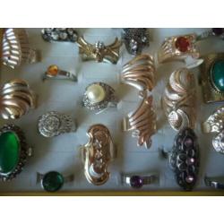 (p112) mix partij ringen, 50 stuks incl display