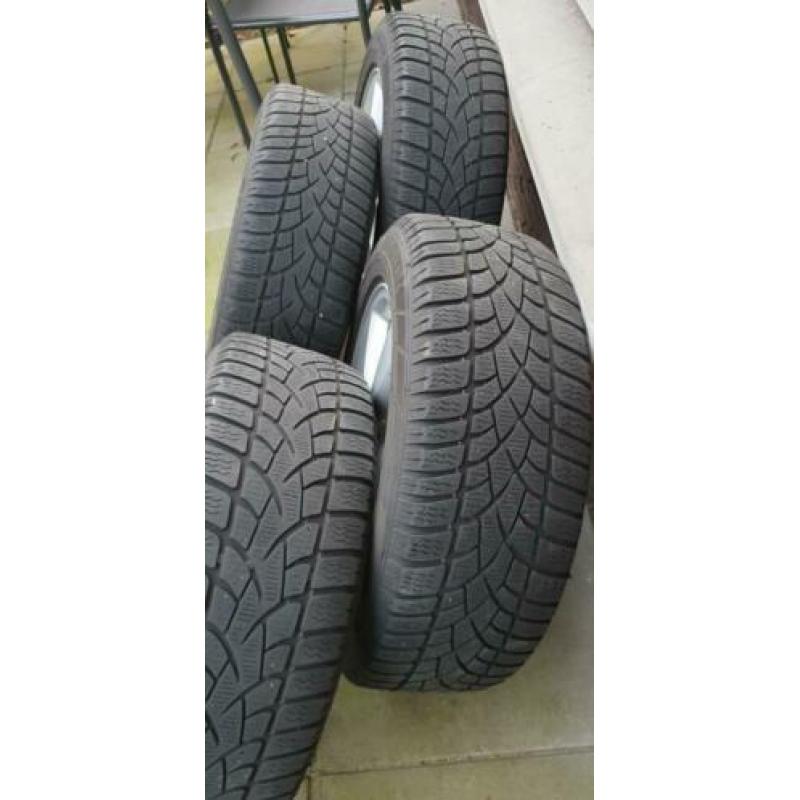 Lichtmetalen velgen 16 inch Ford Focus met Dunlop winterband