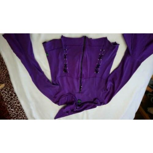 Paars gotic vest.
