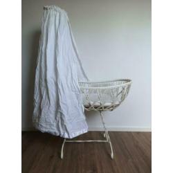 Mooie rotan/boho retro wieg, helemaal van nu!