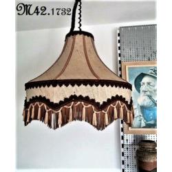 brocante hanglamp uit de dressoir periode