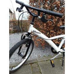 B'twin kinderfiets wit 20 inch