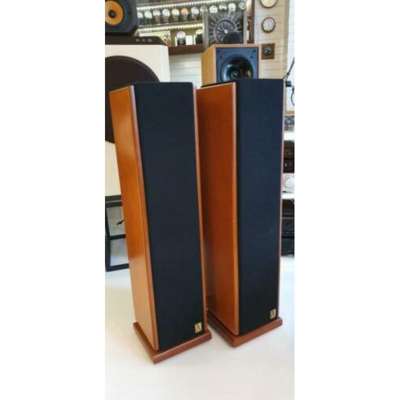 LAMBA JADE II monitors high fidelity wood
