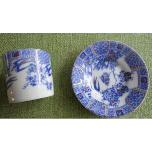 10 verschillende kleine kop en schotels uit een verzameling