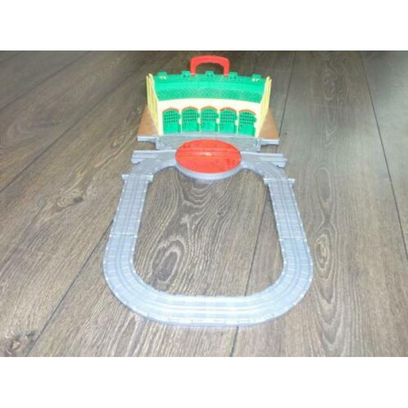 thomas de trein serie metaal remise