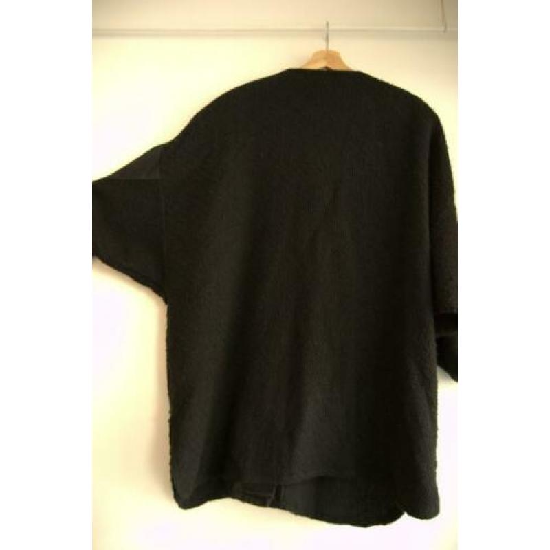 Zwart wollen jasje - grote maten kleding
