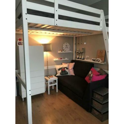 Tienerkamer met hoogslaper van 140cm