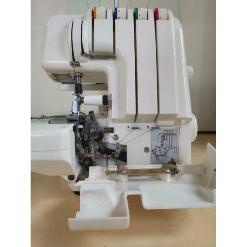 LOCKMACHINE PFAFF 730DA 2/3/4 DRAADS met 22 lockgarenspoelen