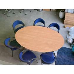 vergadertafel - spreektafel met 8 stoelen