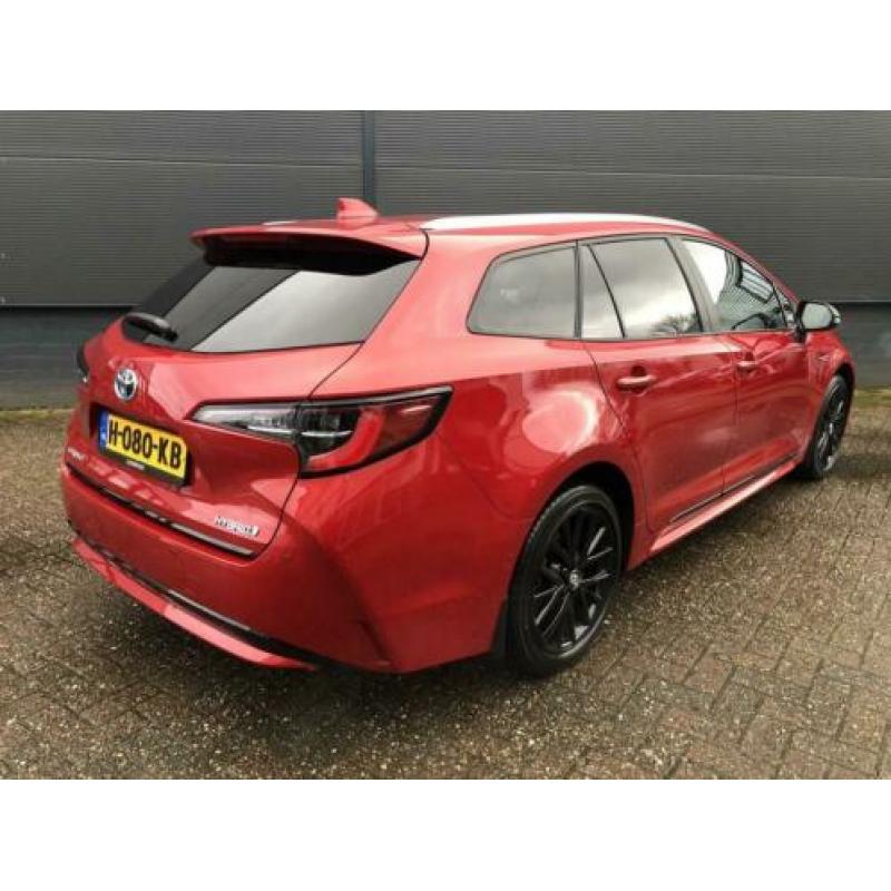 Toyota Corolla Touring Sports 1.8 Hybrid Dynamic Red Black |