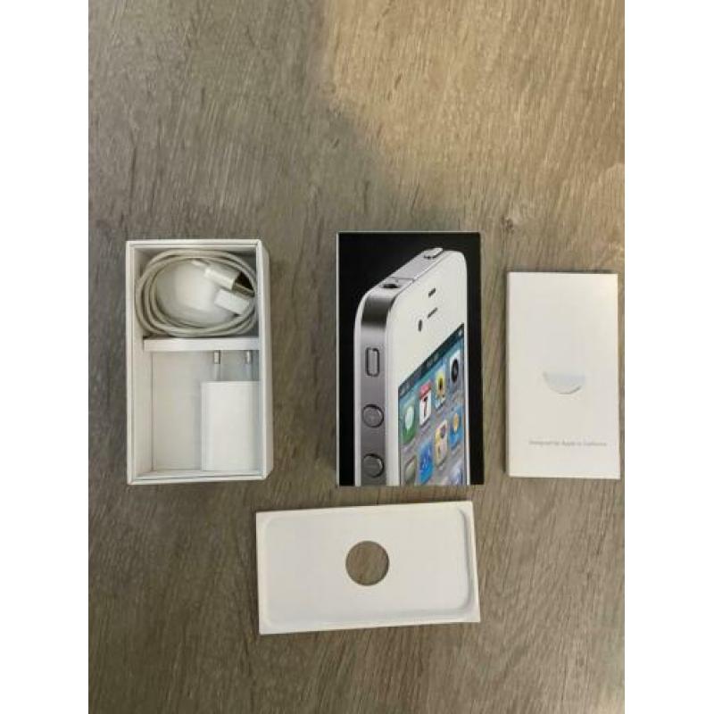 iPhone 4 wit 16GB Homeknop werkt wel maar hard drukken.