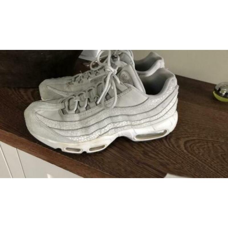Nike air Max . Beide maat 40.5