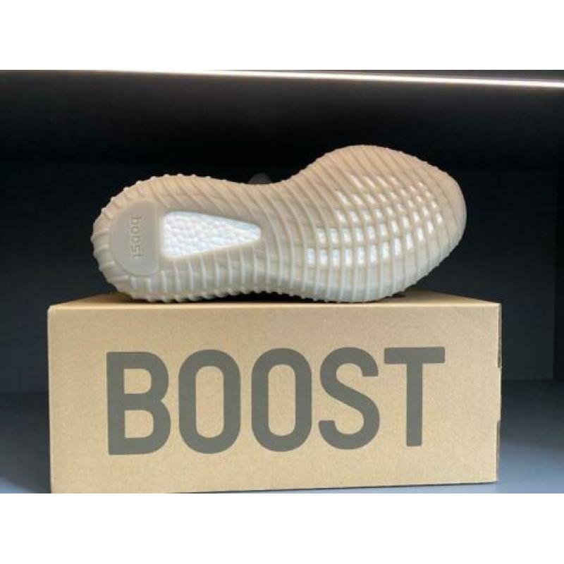 Adidas Yeezy Boost 350 V2 Tail Light 44