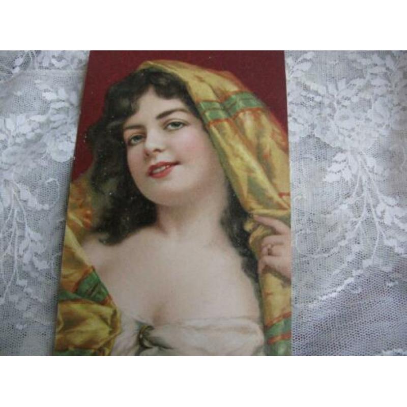 Antieke kaart - dame met geel / groene hoofddoek