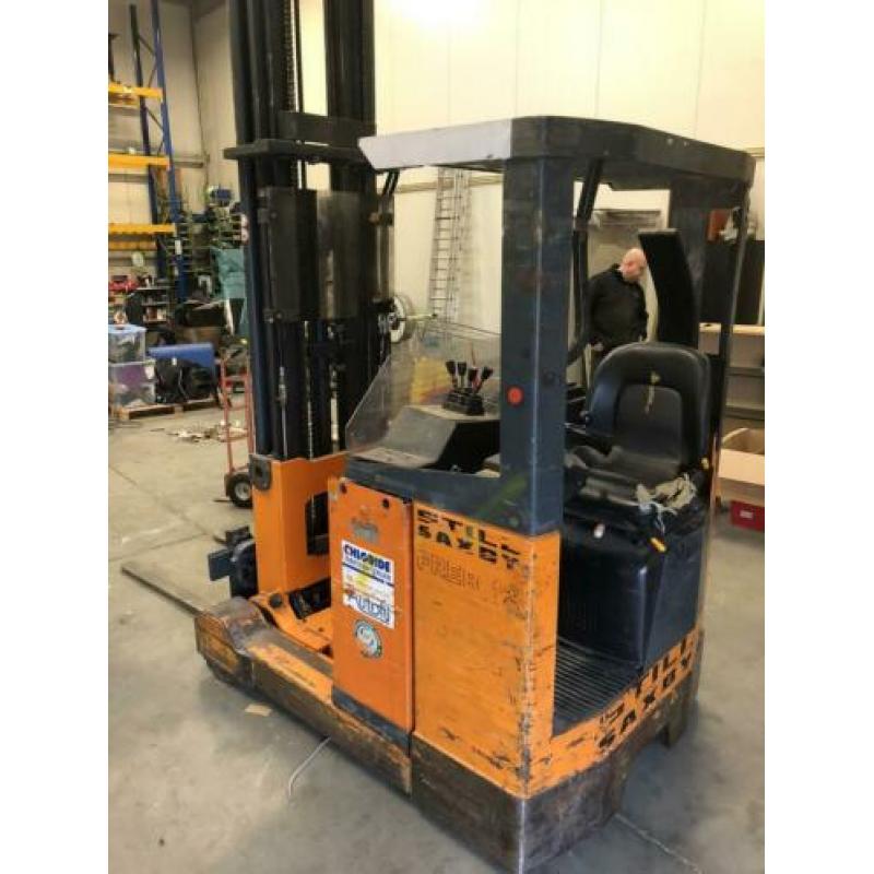 Reachtruck Still Saxby met triplomast