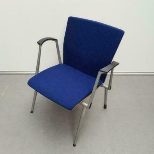 3x Ahrend houten eetkamerstoelen - blauw - zithoogte 39 cm