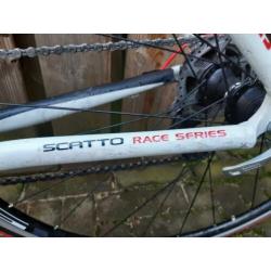 Scatto j.race framemaat 42