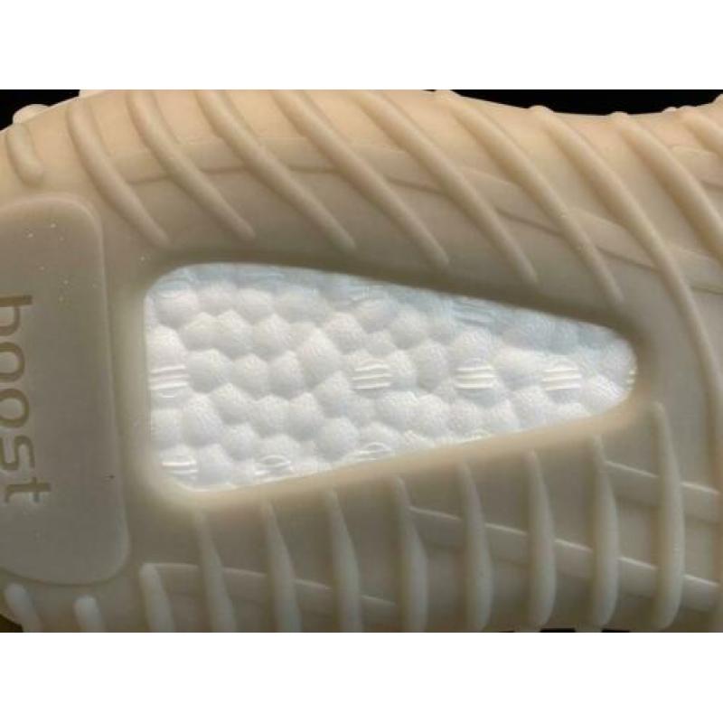 Adidas Yeezy Boost 350 V2 Tail Light 44
