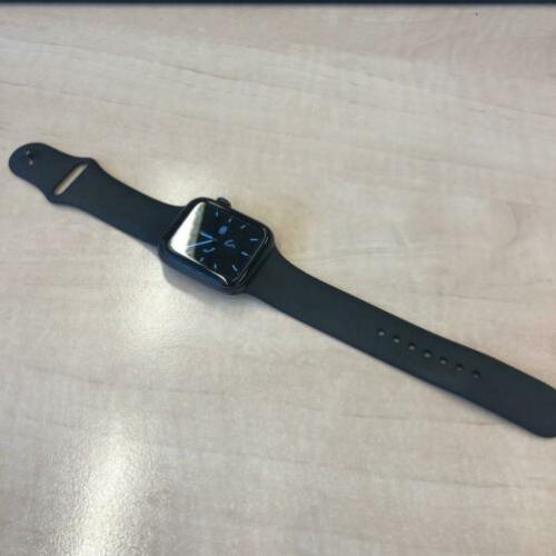 Apple Watch series 5 44mm nog geen maand oud!