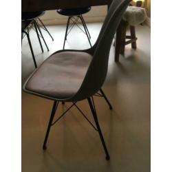 Te koop 3 eetkamerstoelen antraciet grijs