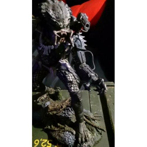 12" inch mcfarlane classic predator. los.