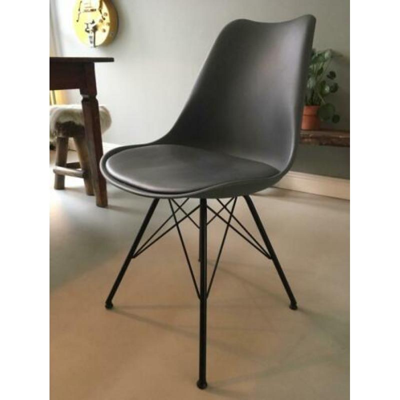 Te koop 3 eetkamerstoelen antraciet grijs
